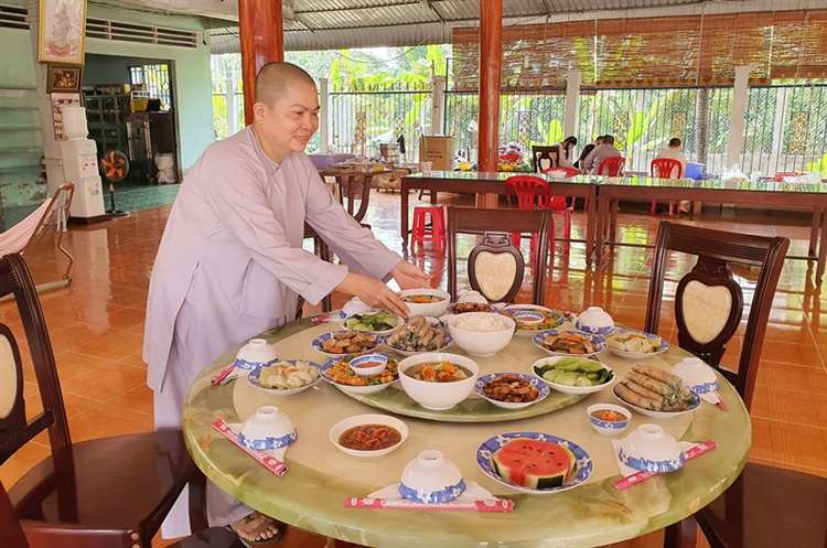 Ăn chay có được ăn trứng không