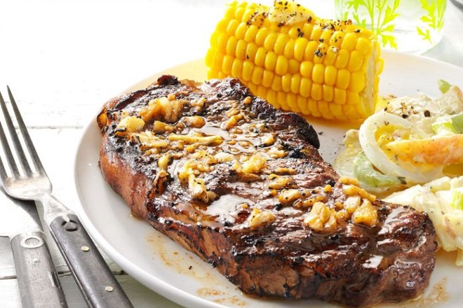 Chế biến bò bít tết