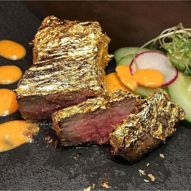 Bò bít tết dát vàng