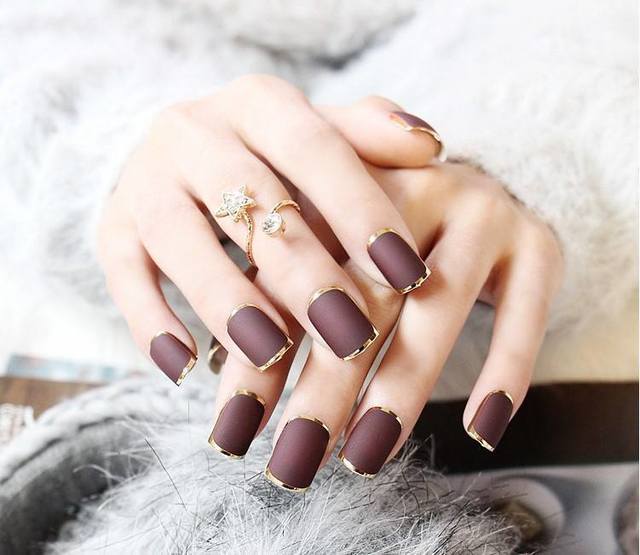 mẫu nail đơn giản sang trọng