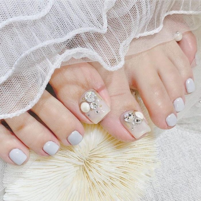 Nail chân đính đá sang trọng