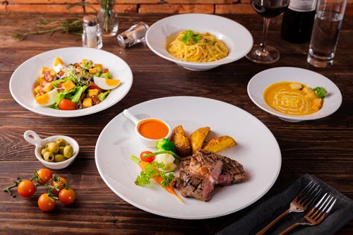 Quán steak ngon rẻ hà nội, nhà hàng bít tết kiểu pháp, quán beefsteak lãng mạn, bò bít tết dát vàng, thịt bò kobe dát vàng, nhà hàng bít tết ngon hà nội